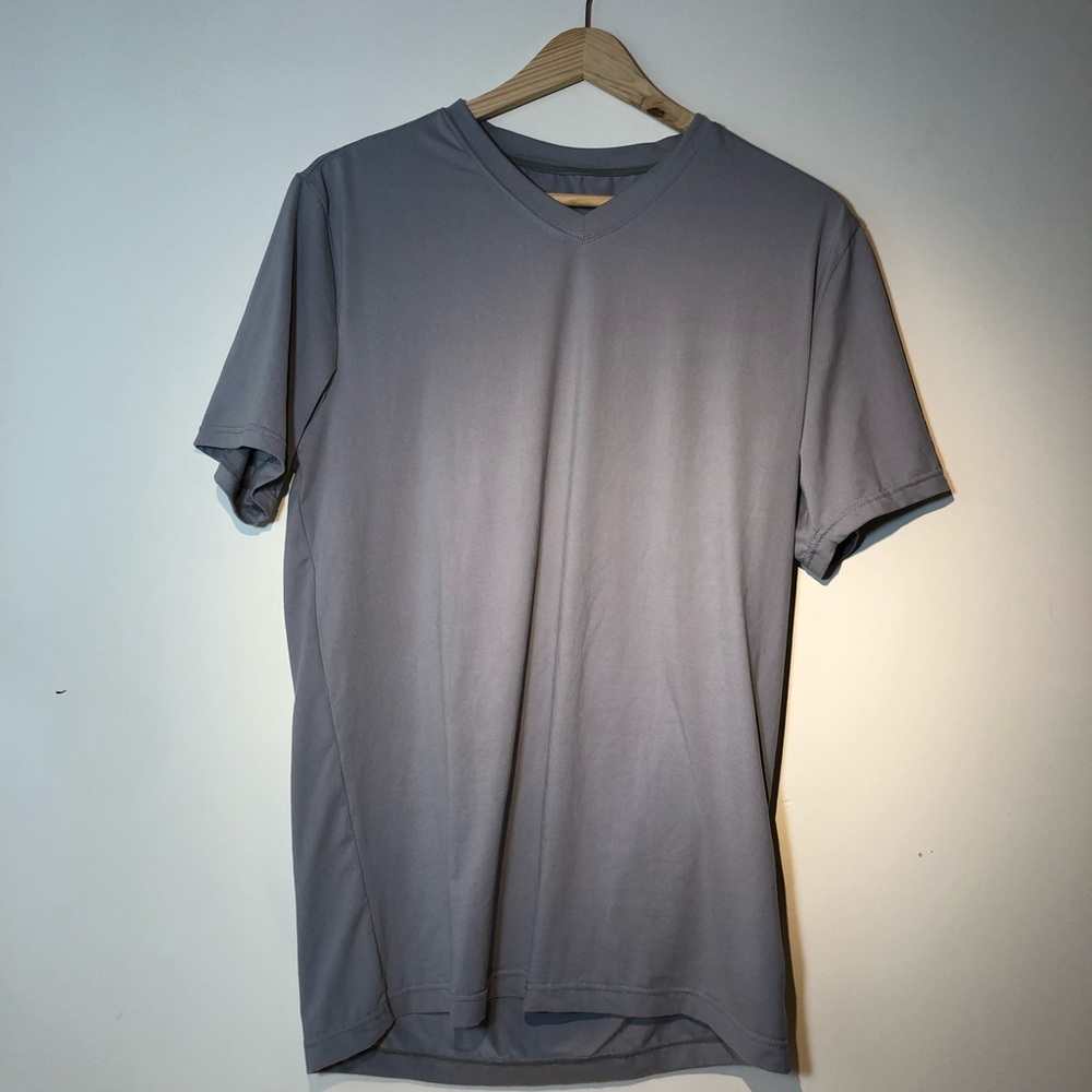 32 Degrees Cool Air V-Shirt